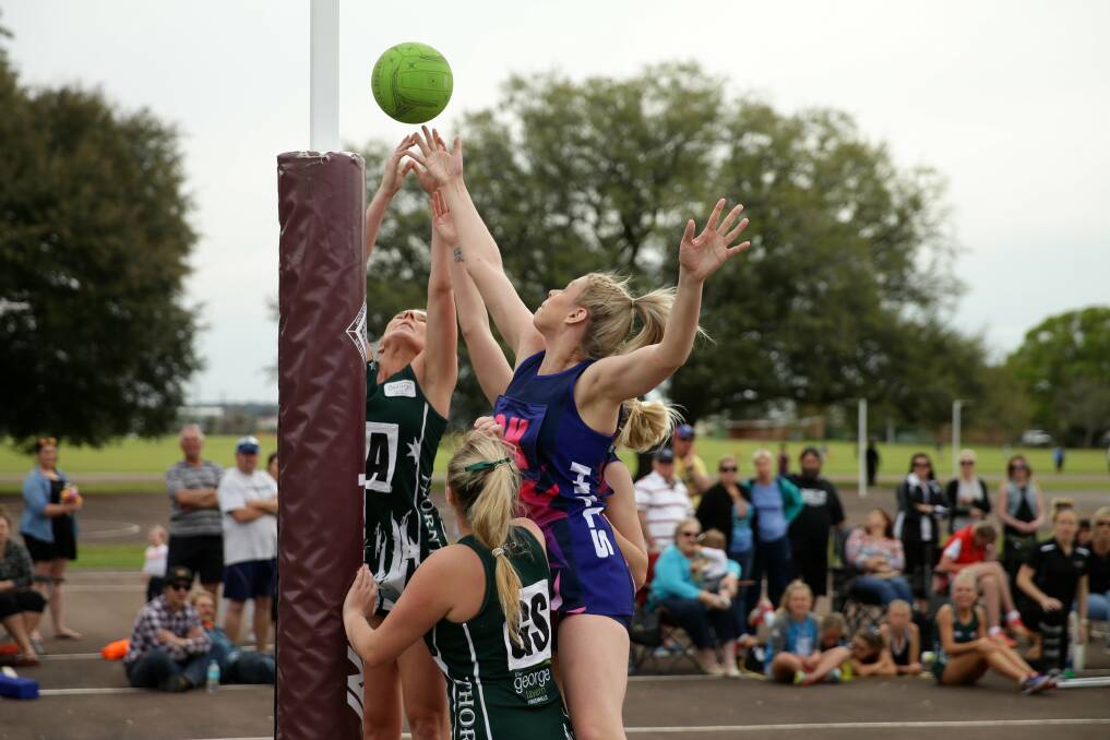 GRAND RIVALRY: Last year's Maitland netball A-grade grand finalists Hills Solicitors and The George Tavern are title favourites again in 2017. Picture: Jonathan Carroll 
