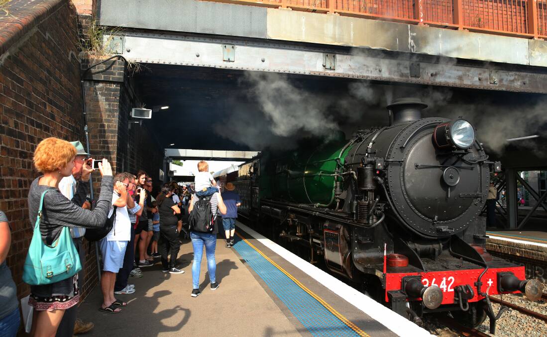 ARRIVAL:  The 3642 pulls in to Maitland Station during Steamfest 2016. Picture: MAX MASON-HUBERS 
