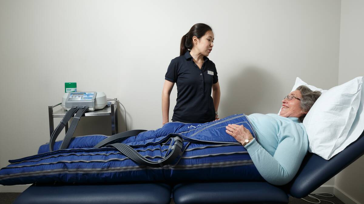 Janice Bellamy with Maitland Private Hospital senior physiotherapist, Chia Yei Loh. Pictures by Max Mason-Hubers.