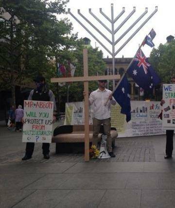 Anti-Islamic protesters at Martin Place on Friday afternoon. Photo: Nicole Hasham