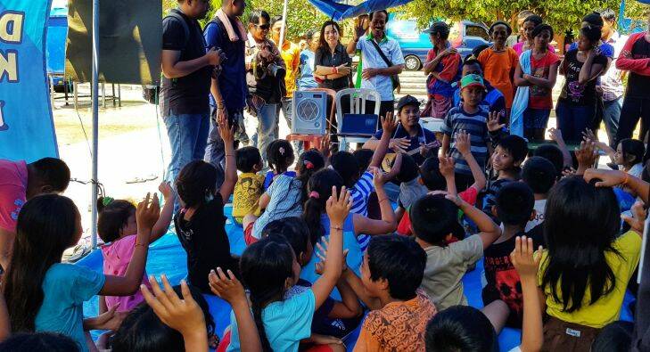 World Lia Timson
Refugees at Swecapura sports centre in Klungkung.?? Photos: Amilia Rosa
