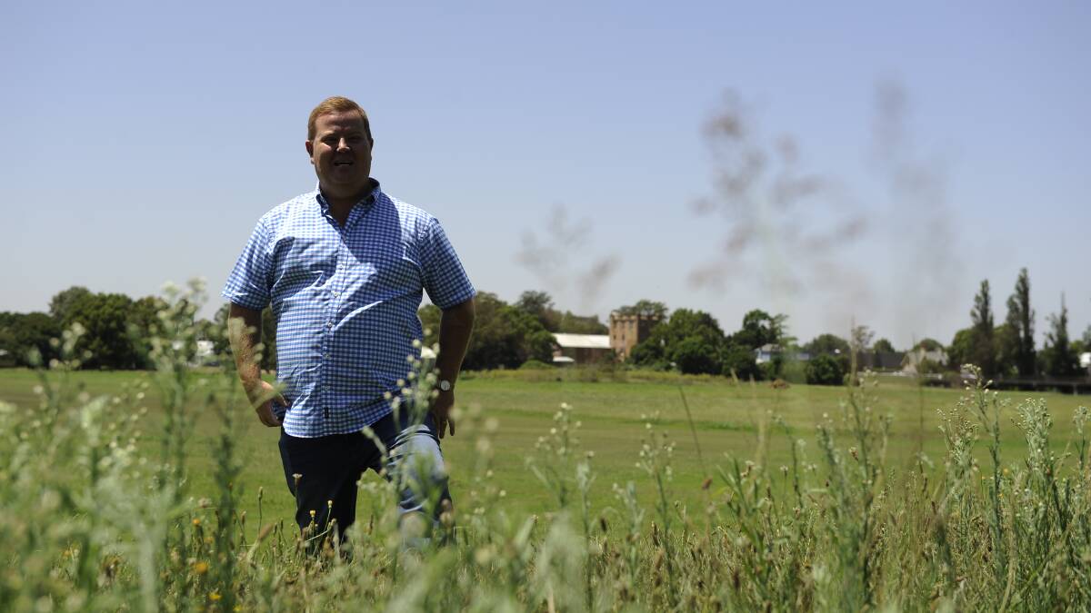 Councillor Philip Penfold urges bigger spend to mow lawns in Maitland.