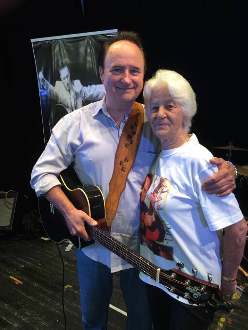 BACK IN TOWN: Lonnie Lee with artist Aisne Ballard, who was there at his first 
concert in 1959 and is still a fan.