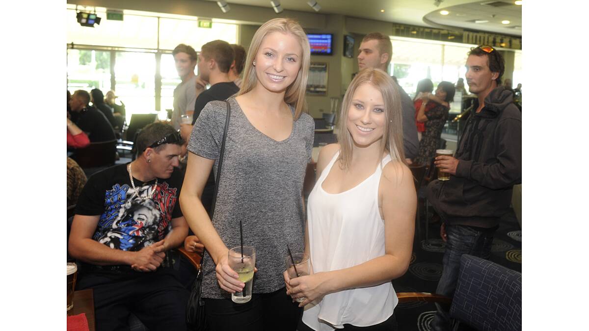 Anzac Day two up at East Maitland Bowling Club: PHOTOS