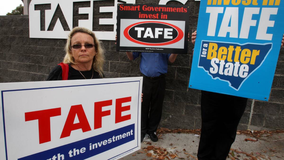 'UTTERLY CRITICAL': NSW Opposition Leader John Robertson says a viable TAFE system is utterly critical to the Hunter Region.