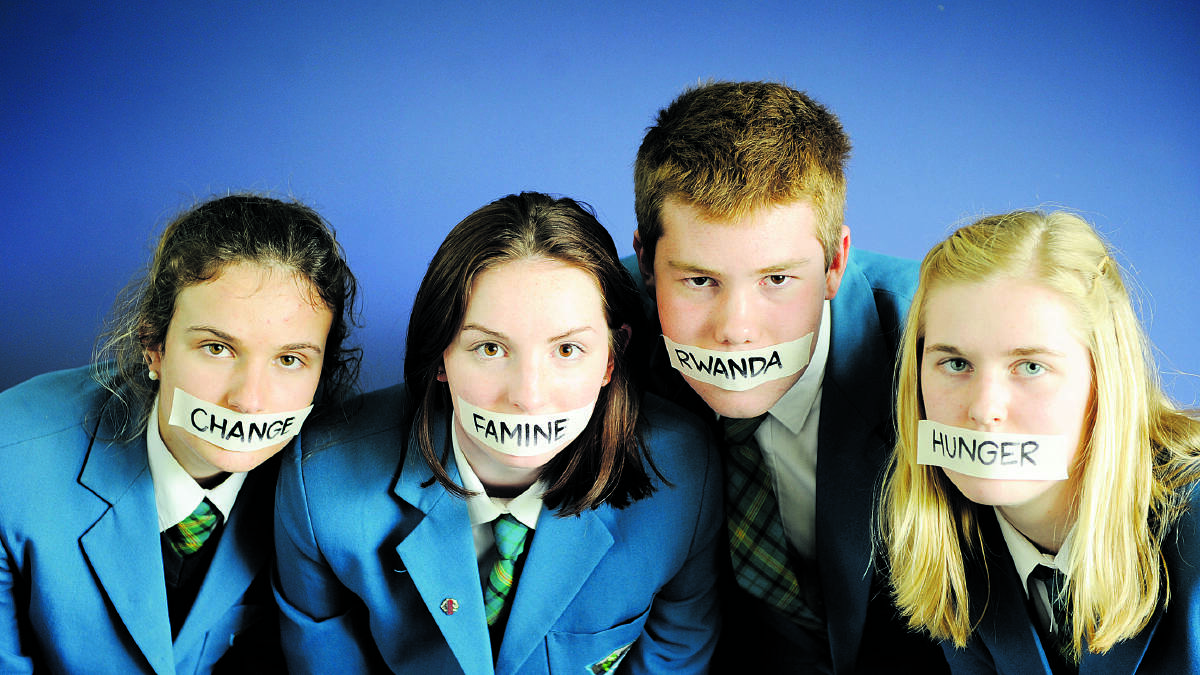 RAISING 
AWARENESS:  Hunter Valley Grammar School 
students Maddy Boyd, Grace Logvyn, Lewis Drayton and Kristina O’Brien. 
Picture by CATH BOWEN 180814CB042
