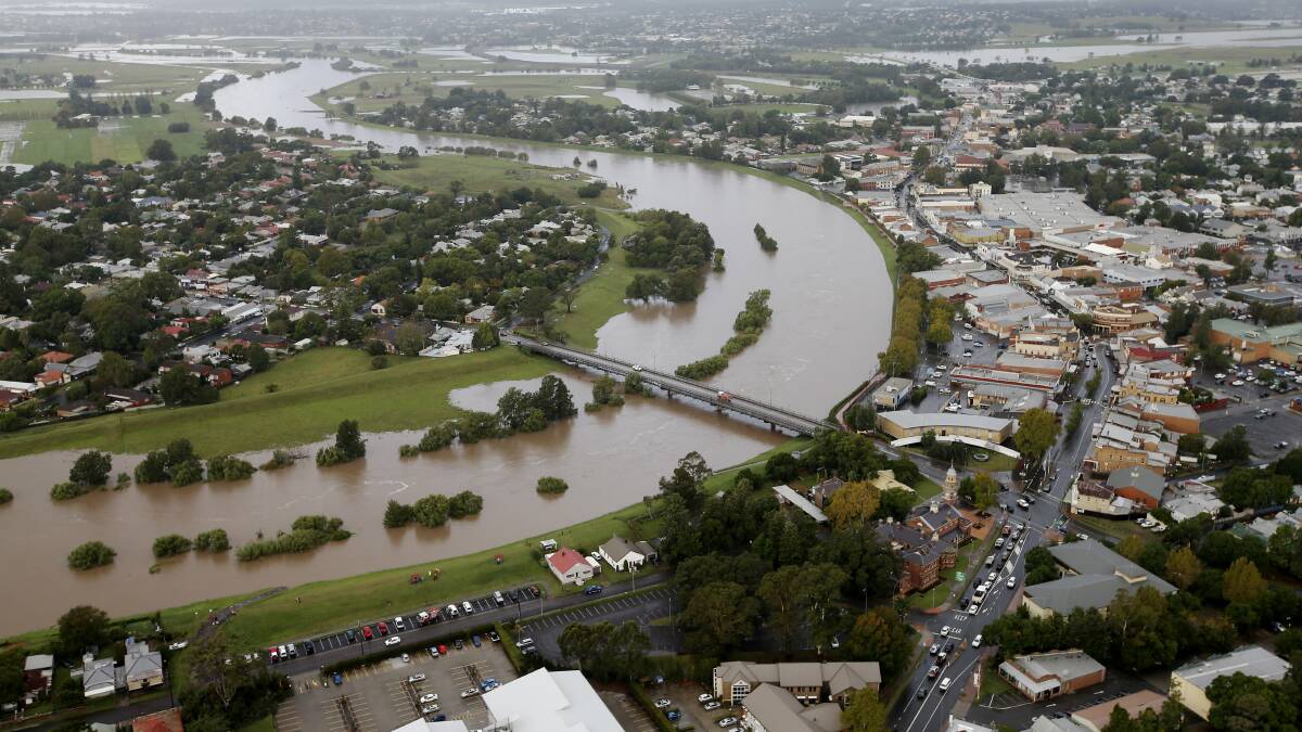The Hunter River at the Belmore Bridge between Lorn and Maitland.