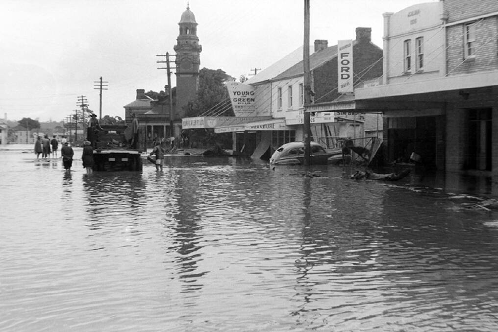  Maitland in 1955 when the flood waters were at their peak. 