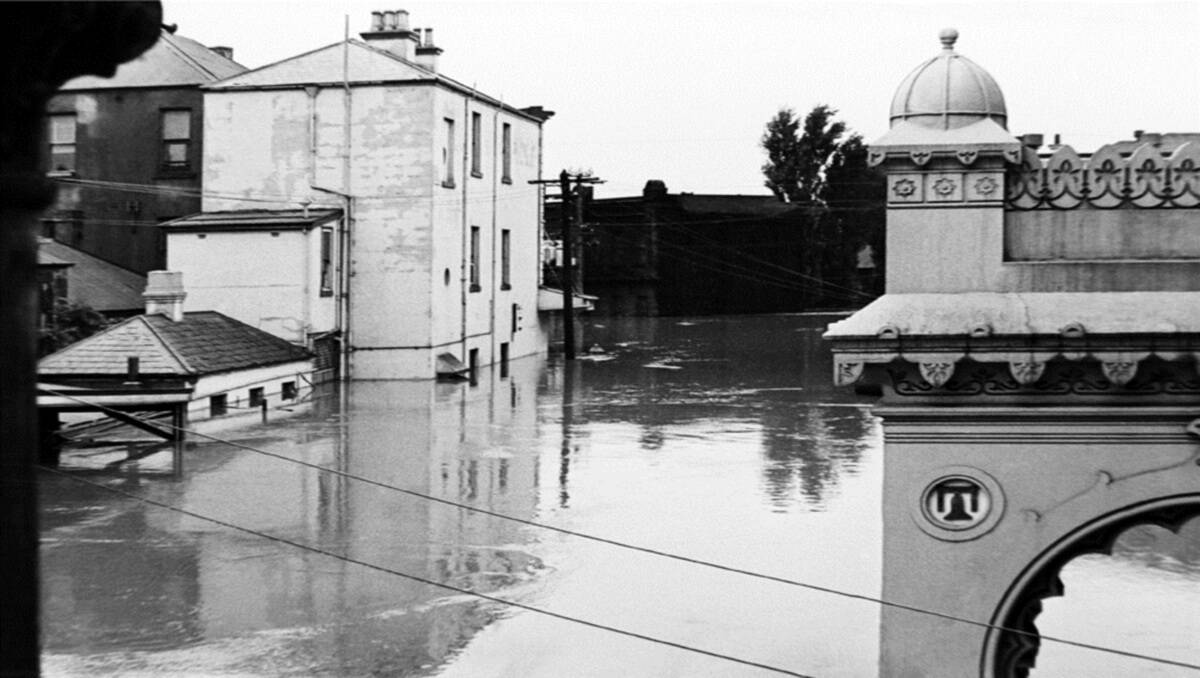 A selection of photos from the 1955 Maitland flood.