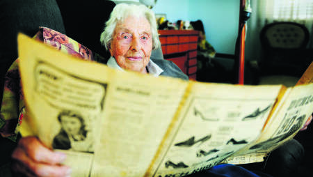 MERCURY'S MOST LOYAL: Una pictured after her 95th birthday for a story about her possibly being The Mercury's most loyal reader. It read "When Una Farley turned 95 this month, she began her big day of celebration by reading the latest edition of the Maitland Mercury, as she has done for more than 75 years". Picture: Stuart Scott.
