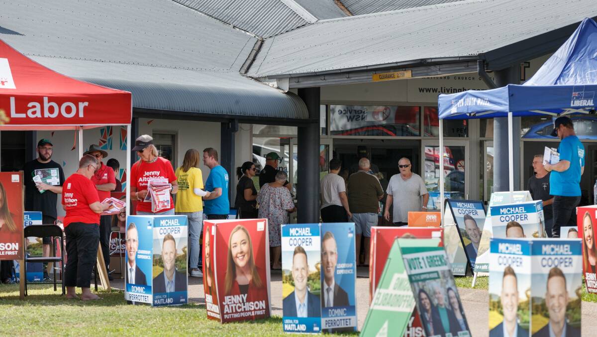 Pre-poll voting at East Maitland ahead of the 2023 NSW election. Picture by Max Mason-Hubers.