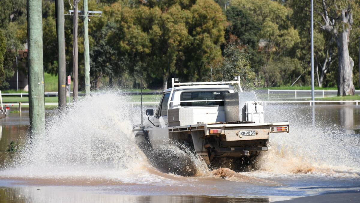 Images from flooding in Dubbo. Pictures by AMY MCINTYRE 