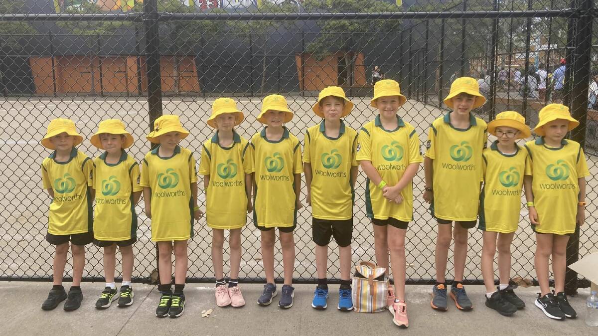 A group of youngsters from the Hunter attended the Sydney test match on January 4. Picture supplied. 