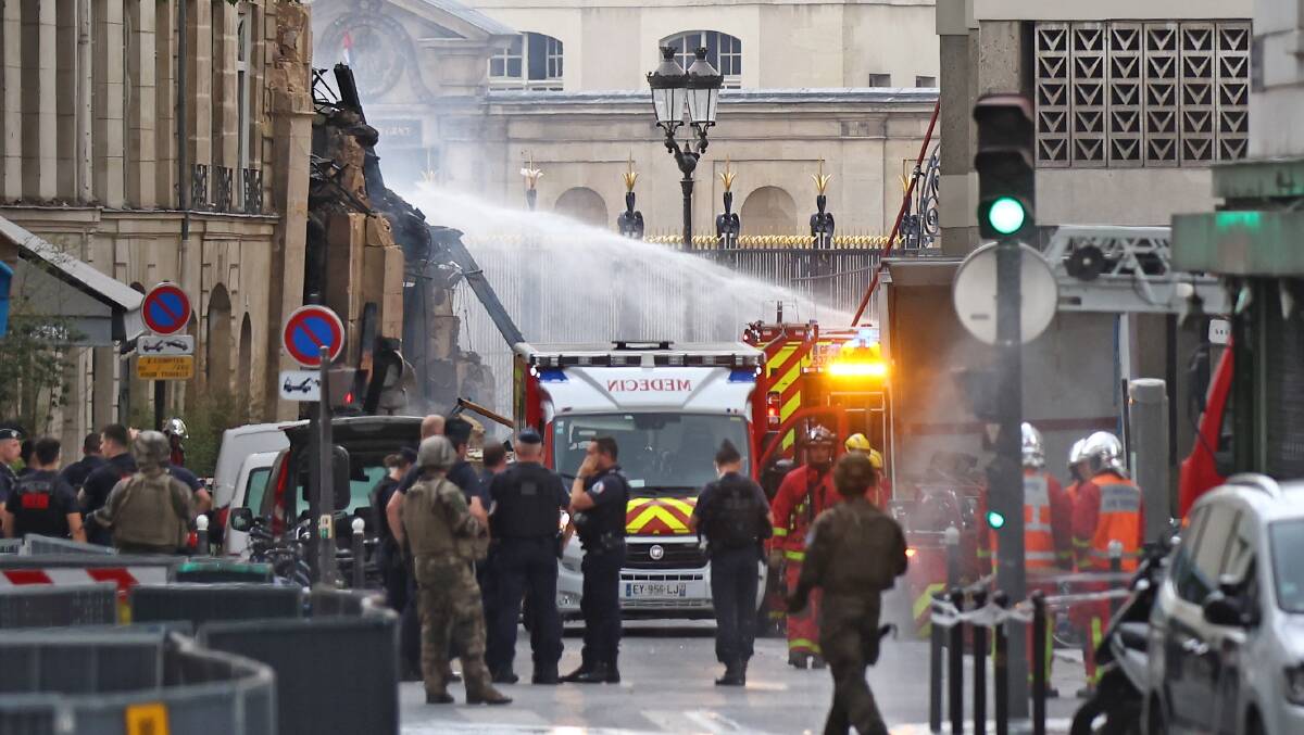 An explosion in Paris' fifth arrondissement area resulted in several buildings catching fire. (EPA PHOTO)