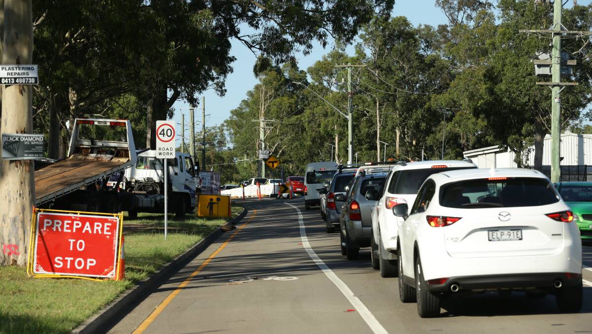 Road works and the construction of the new Maitland Hospital at Metford is creating traffic congestion during peak times.