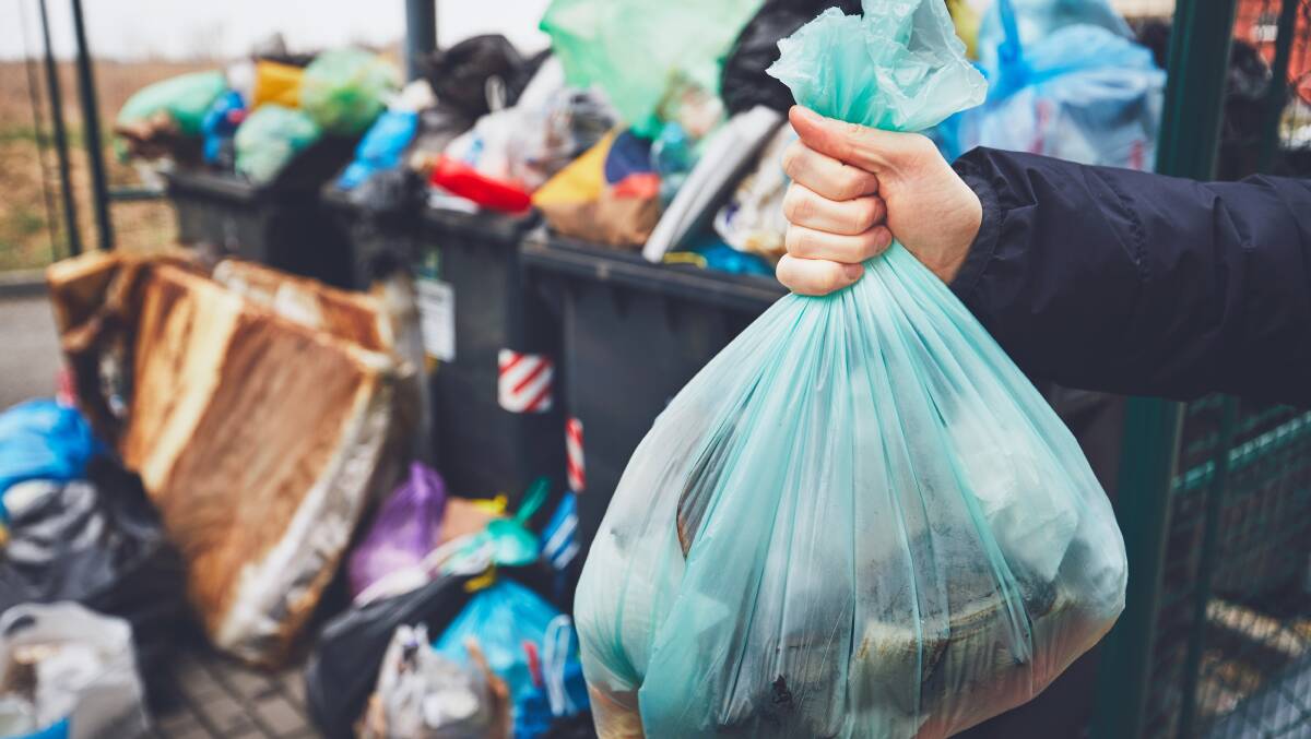 Keep your clutter under control - Maitland Council will give away free reusable car litter bags. Photo: Shutterstock