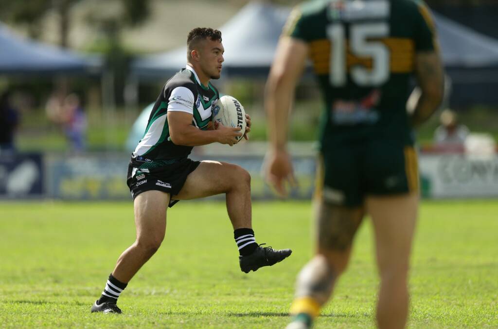 Gary Anderson in action for the Maitland Pickers at the Hunter Valley Nines. Picture: Jonathan Carroll