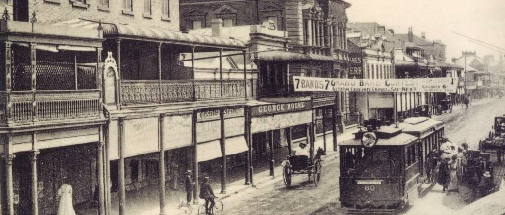 A tram on High Street, Maitland, c. 1909. Picture courtesy Mr D. Endean, sourced from Picture Maitland on Flickr.