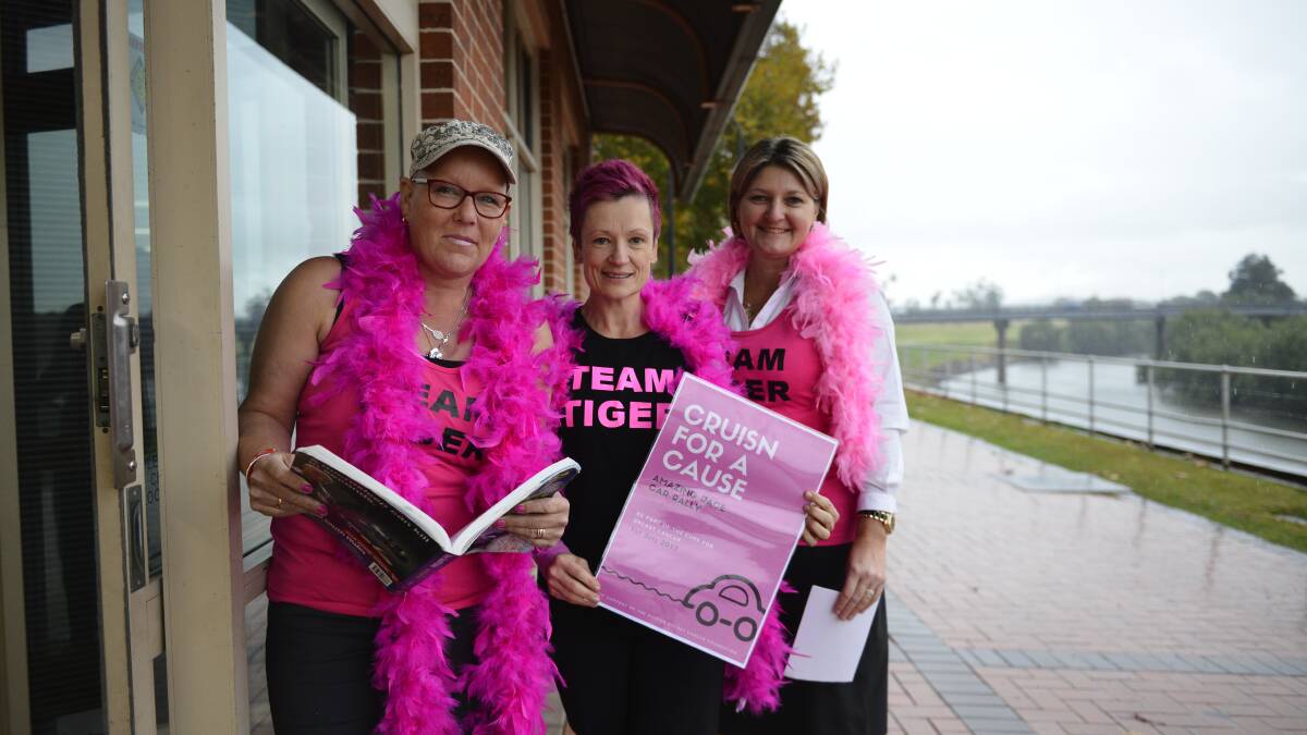 READY, SET, GO: Linda Bullent with her good friends Michelle Davis and Carole Underwood. They are organising a scavenger hunt to raise money for cancer research. Picture: Belinda-Jane Davis 