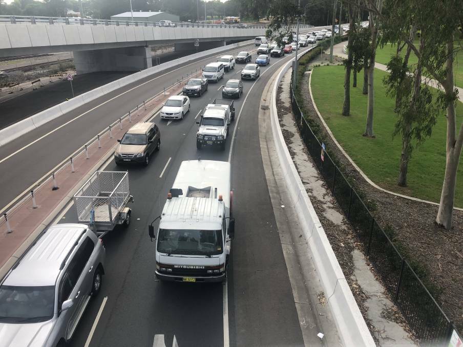 CONGESTION: Westbound traffic approaching the roundabout on the New England Highway near Maitand railway station. Picture: Sage Swinton