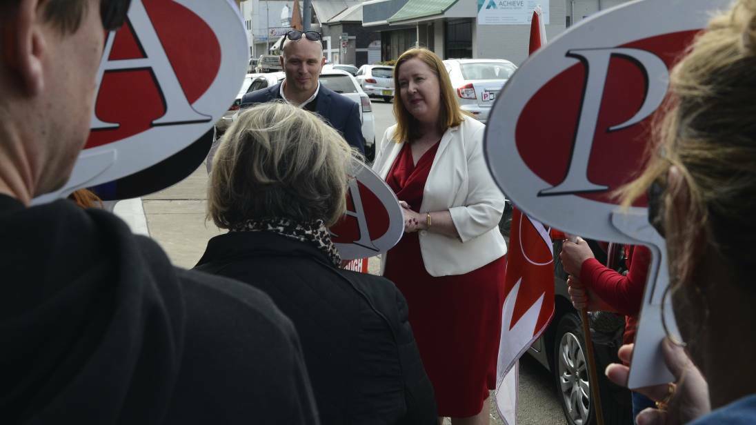 Maitland MP Jenny Aitchison with PSA members at a rally against the forced transfer of 40 Revenue NSW jobs to Gosford in 2017.