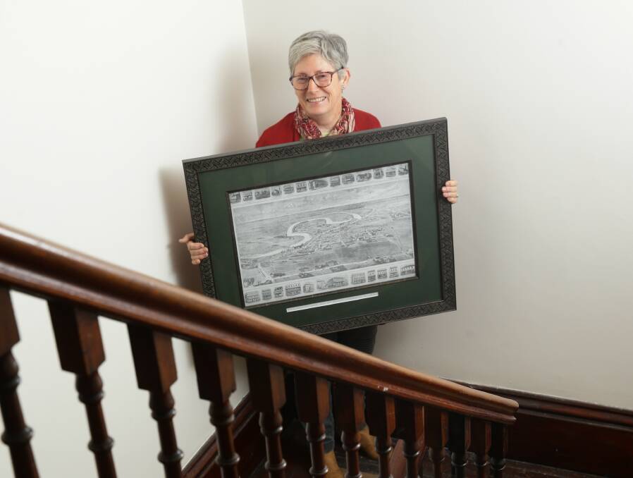 Janece McDonald with a replica 1880's engraving of Maitland.