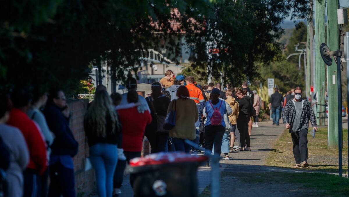 COVID QUEUE: People waiting outside Maitland Hospital on Thursday for COVID testing. PICTURE: Max Mason Hubers.