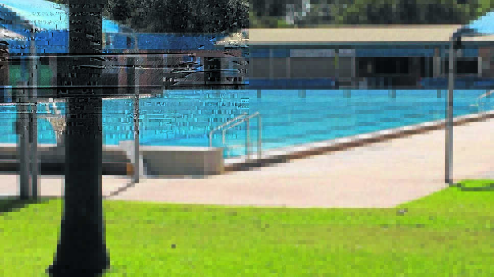 Maitland Aquatic Centre's outdoor pool opens