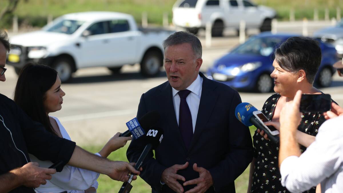 DISAPPOINTED: Paterson MP Meryl Swanson on the hustings with ALP MP Anthony Albanese. PICTURE: Jonathan Carroll.
