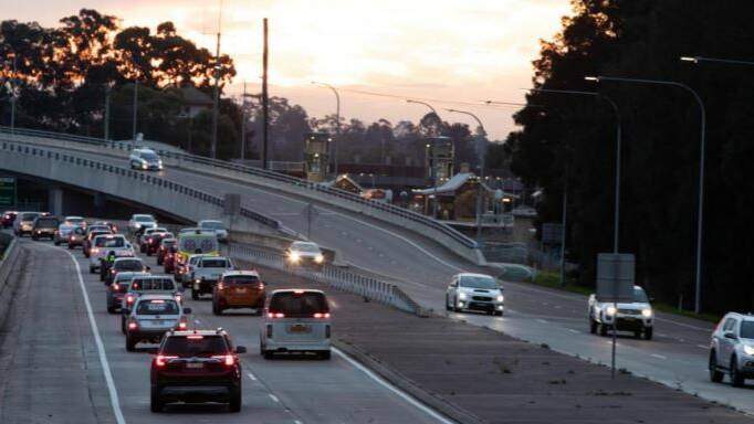 HALF A JOB: Maitland Business Chanber is calling on the Federal Government to help with funding to build a west-bound flyover near Maitland Railway Station Roundabout.