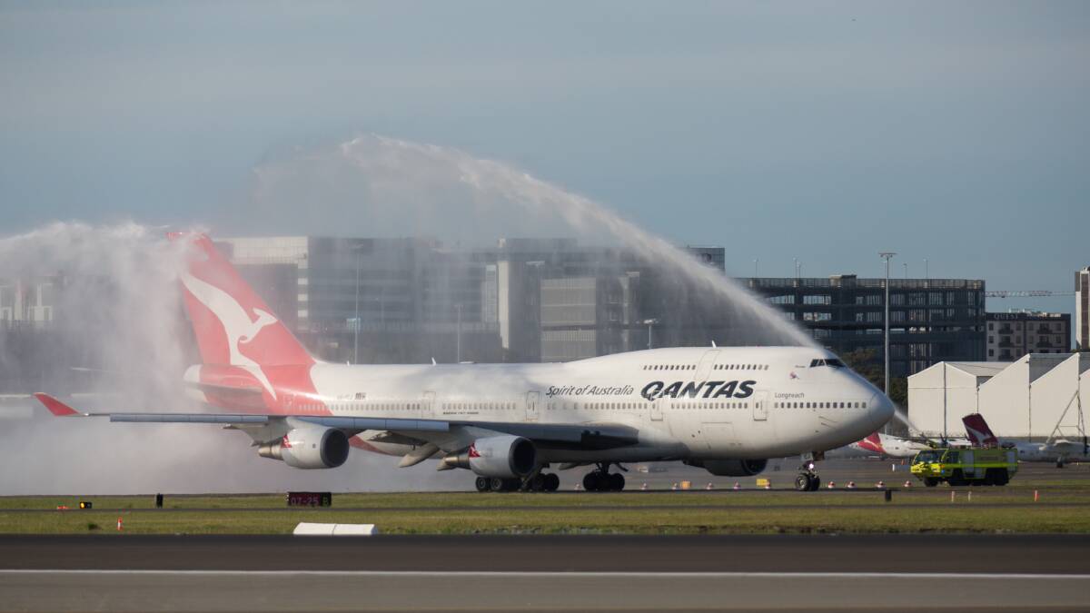 Pokolbin man in pilot seat for last flight of Qantas 747