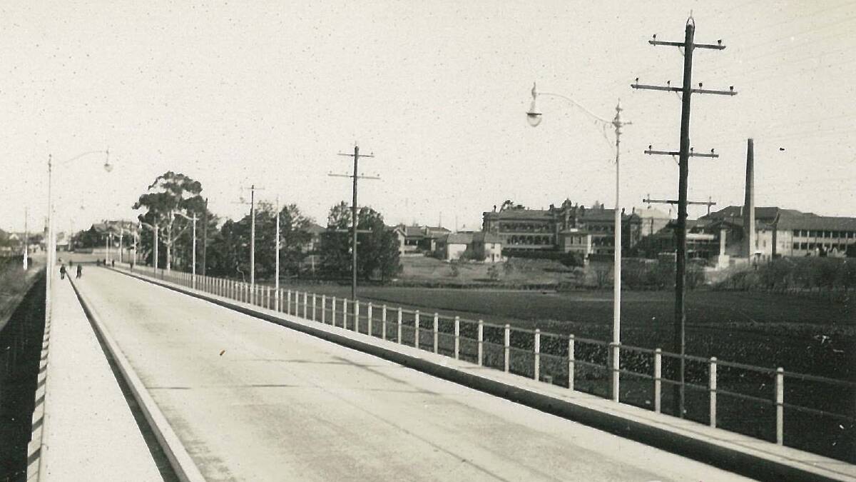 The first Long Bridge was built in about 1825, and extended in the 1830s. Picture Maitland Library.