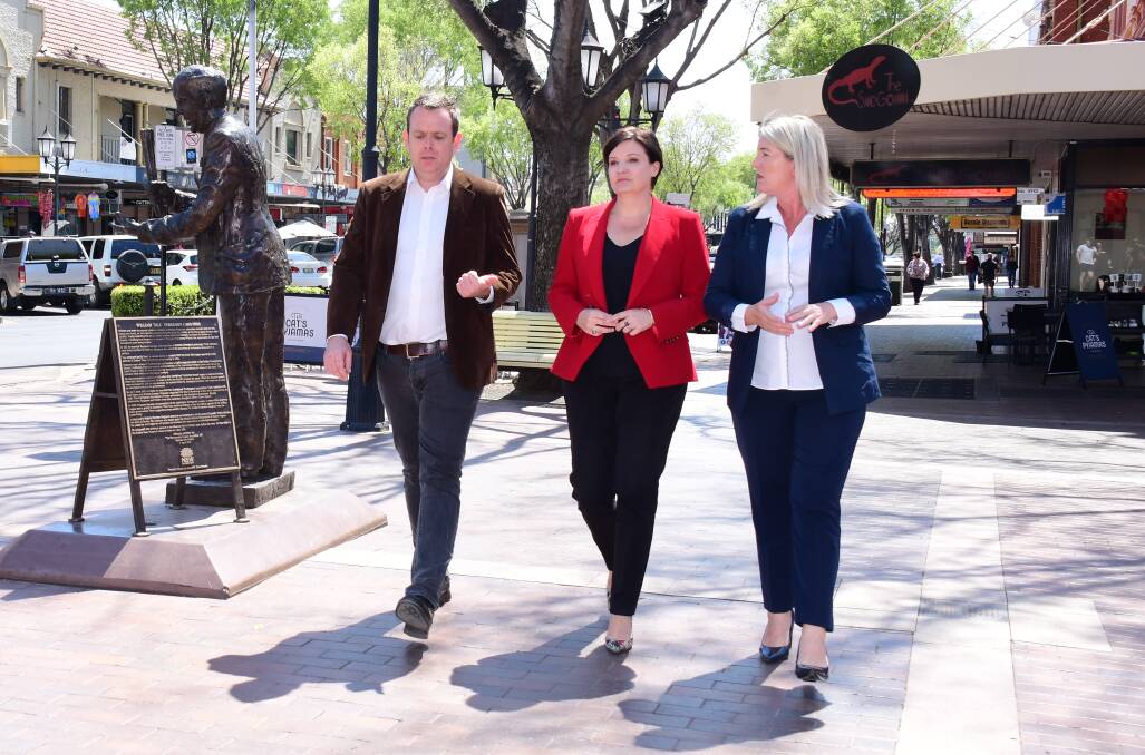 CONCERNED: Dubbo's deputy mayor Stephen Lawrence, NSW Opposition Leader Jodi McKay and deputy leader Yasmin Catley in Dubbo on Tuesday. Photo: BELINDA SOOLE