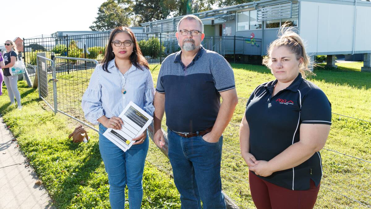 FRUSTRATED: Gillieston Public School parents Sharon and Todd Sellers and P&C president Katie Ferguson. Photo: Max Mason-Hubers