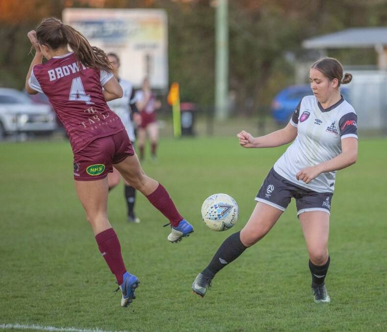 Attacking plauer Taleah Mountford, right, stepped into fullback for Maitland at Cooks Square Park on Saturday. Picture: Graham Sport and Nature Photography