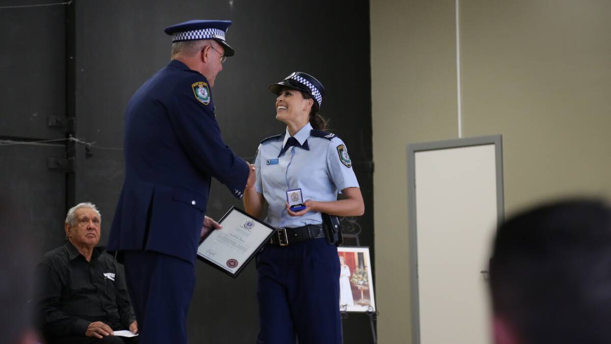 Assistant Commissioner Max Mitchell APM, the Northern Region Commander, presented Snr Cst Chantelle Hannah the Commissioner's Unit Citation for her response to an explosion and fire in Wentsworthville in 2013.