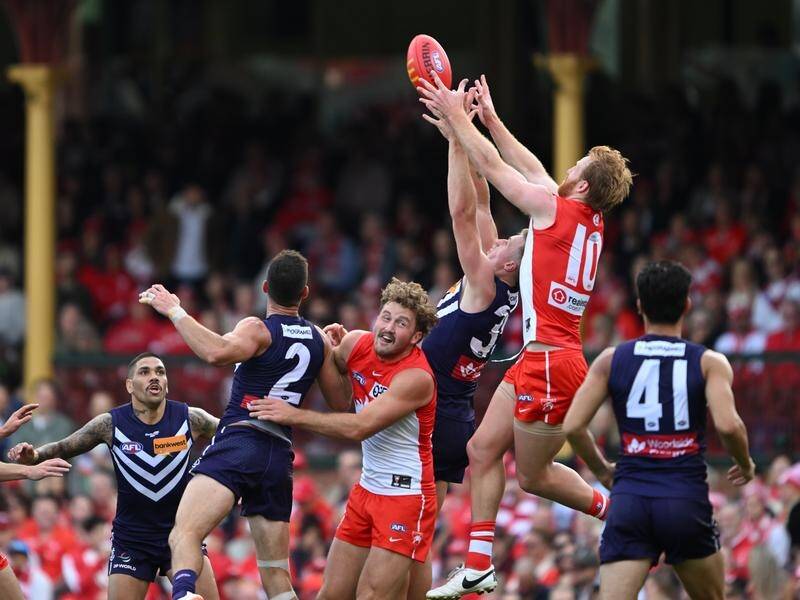 Fremantle beat Sydney by 17 points, their first win against the Swans at the SCG since 2011. (Dean Lewins/AAP PHOTOS)