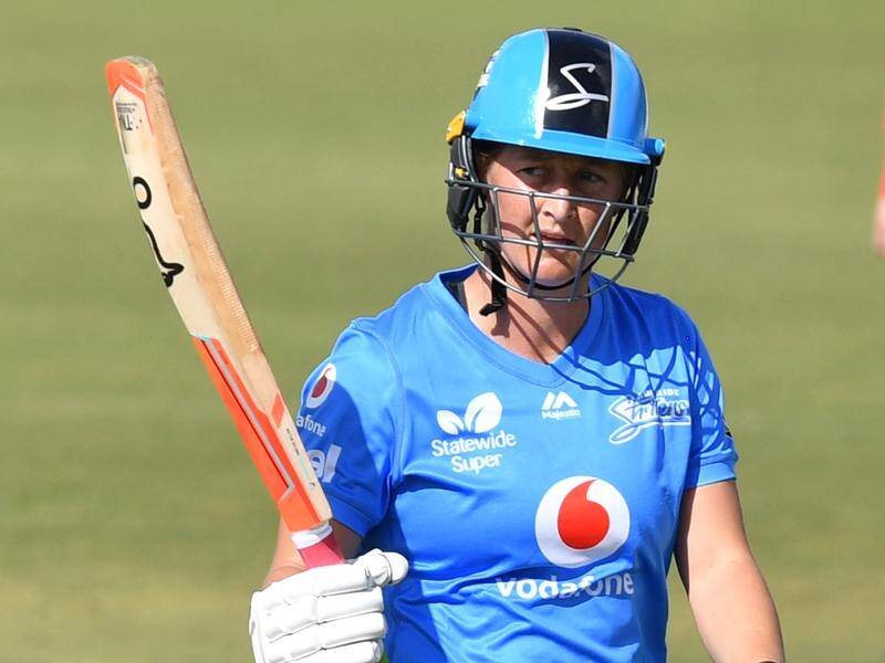 Sophie Devine propelled the Strikers to a comfortable WBBL victory over the Renegades in Adelaide.