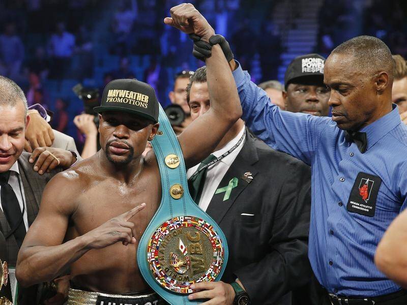 Unbeaten and retired pugilist Floyd Mayweather has been named in boxing's Hall of Fame.