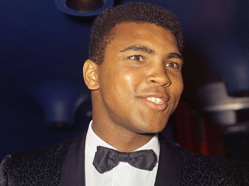 A collection of 26 art works by former boxing champion Muhammad Ali have sold at auction.