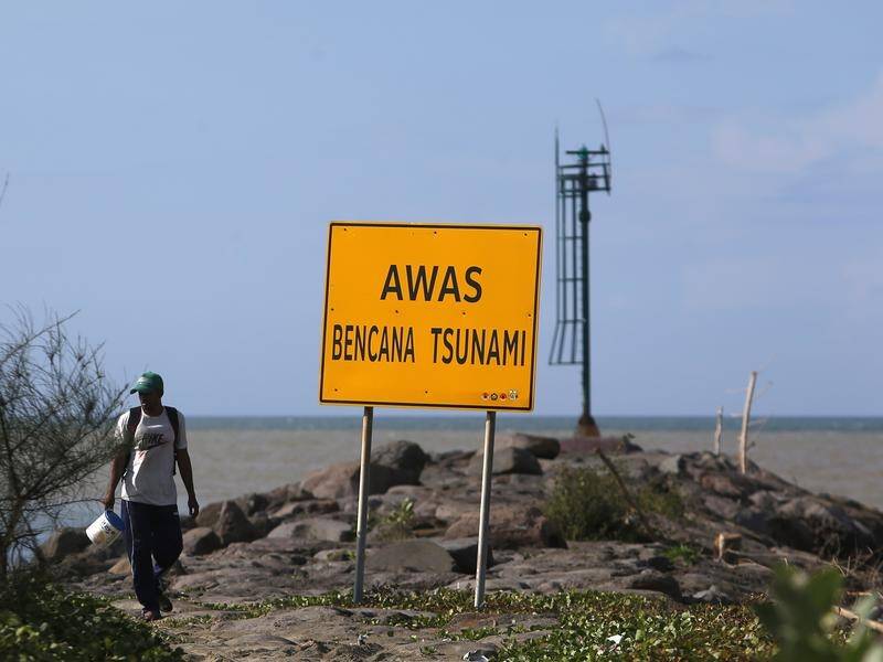 There was no tsunami risk but a warning of landslides following the North Sumatra quake. (EPA PHOTO)