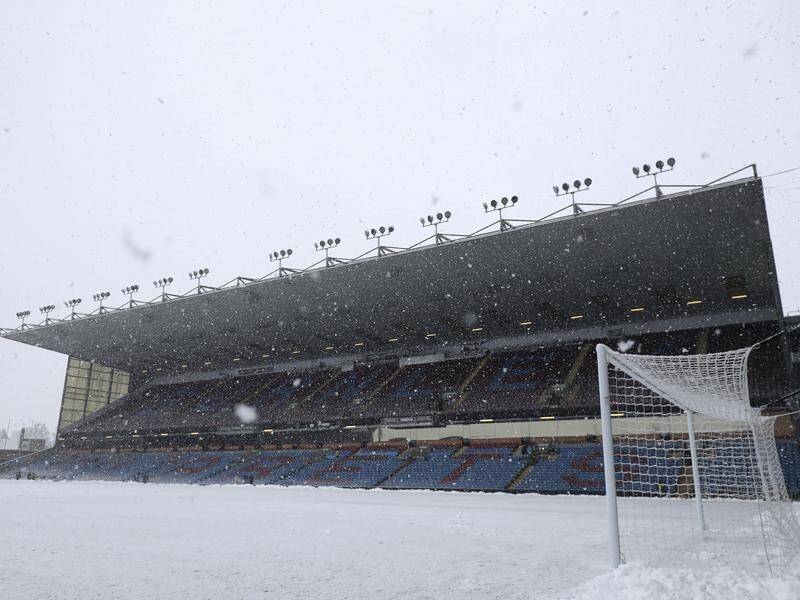 Harry Kane has helped out a couple who came from Texas for snowed-off the Burnley-Tottenham game.