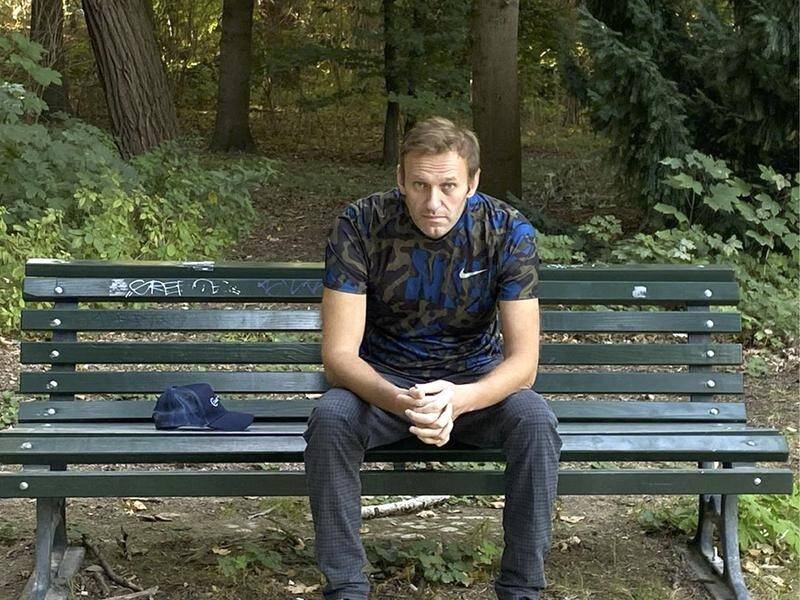Kremlin critic Alexei Navalny has thanked "unknown friends" for saving his life.