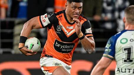 Wests Tigers' Stefano Utoikamanu has been attracting envious glances from Penrith. (Andrew Cornaga/AAP PHOTOS)