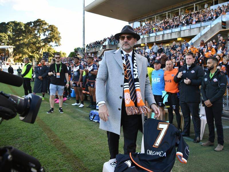 Wests Tigers chairman Lee Hagipantelis says unvaccinated players will put their contracts at risk.