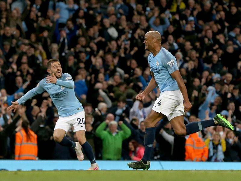 Manchester City's Vincent Kompany scored his first goal of the EPL season to beat Leicester City.