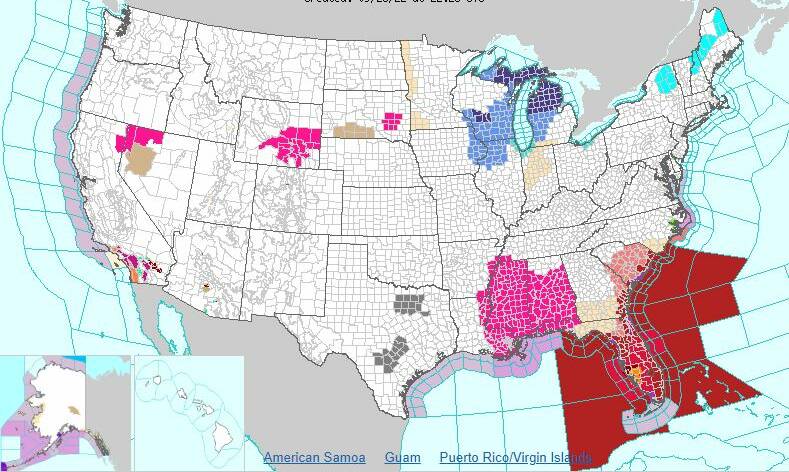 There are extensive flash flood warnings (pictured in red) in place for areas around Florida. Image by National Weather Service